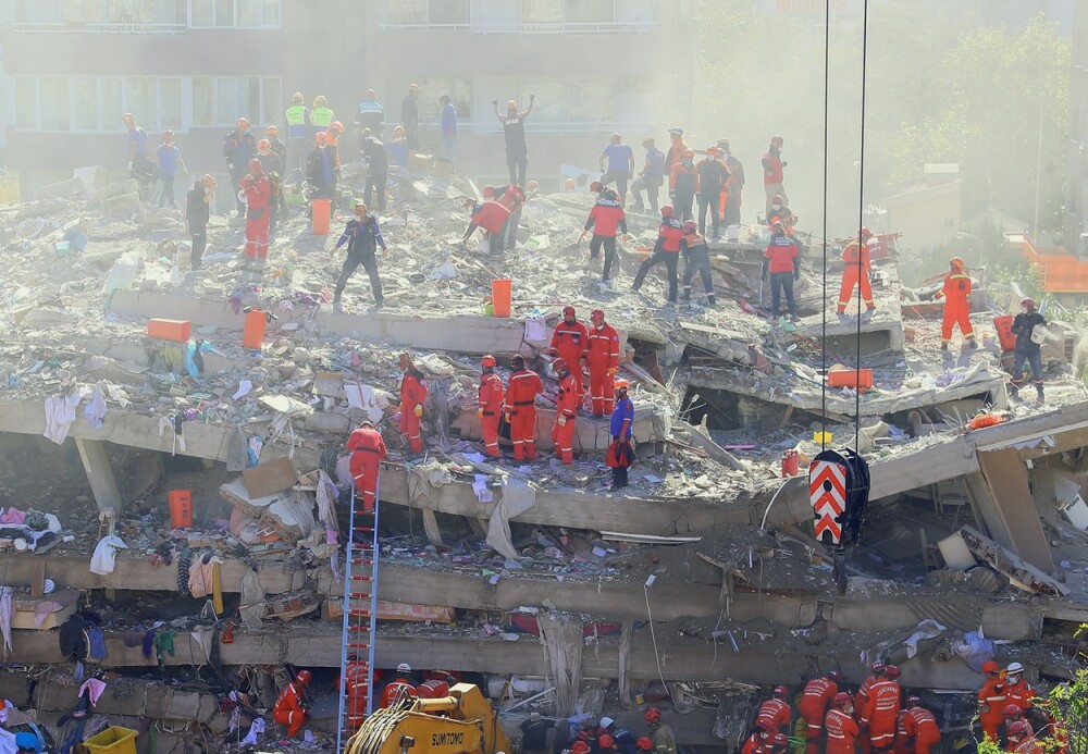 Cutremurul din Turcia a avut peste 500 de replici. Bilanțul ajunge la 49 de morți și 900 de răniți - Imaginea 1