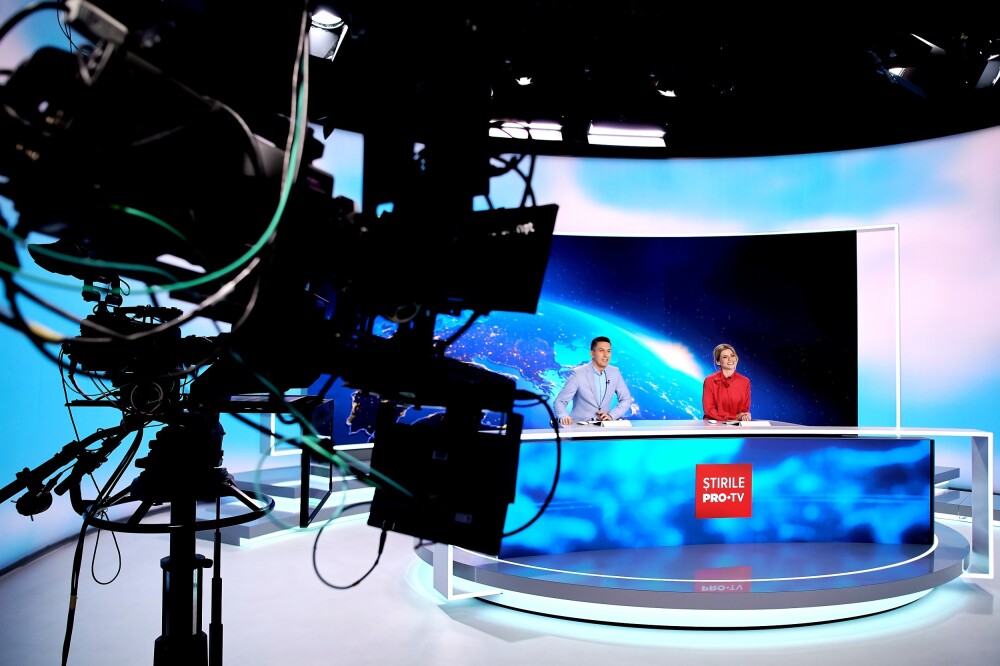 Roxana Hulpe va prezenta Știrile PRO TV de dimineață, în fiecare duminică, alături de Cosmin Stan - Imaginea 3