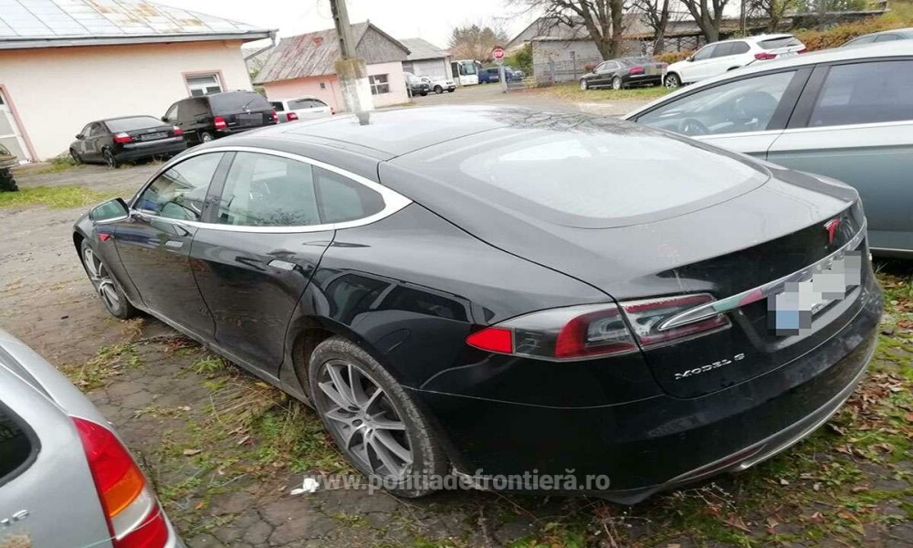O Tesla de 52.000 de euro căutată în Norvegia a fost descoperită într-o comună din Suceava - Imaginea 2