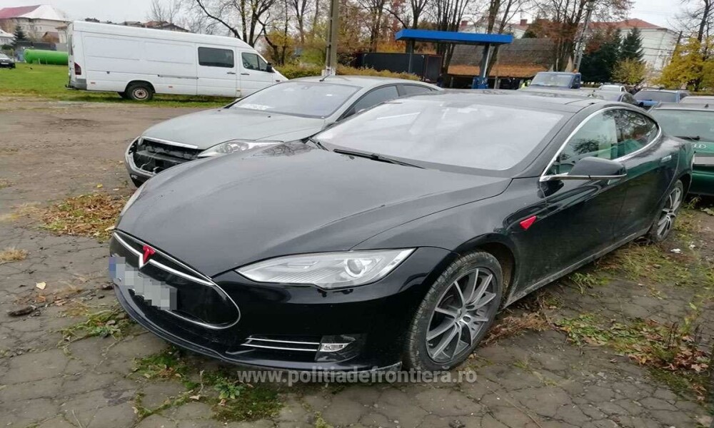 O Tesla de 52.000 de euro căutată în Norvegia a fost descoperită într-o comună din Suceava - Imaginea 3