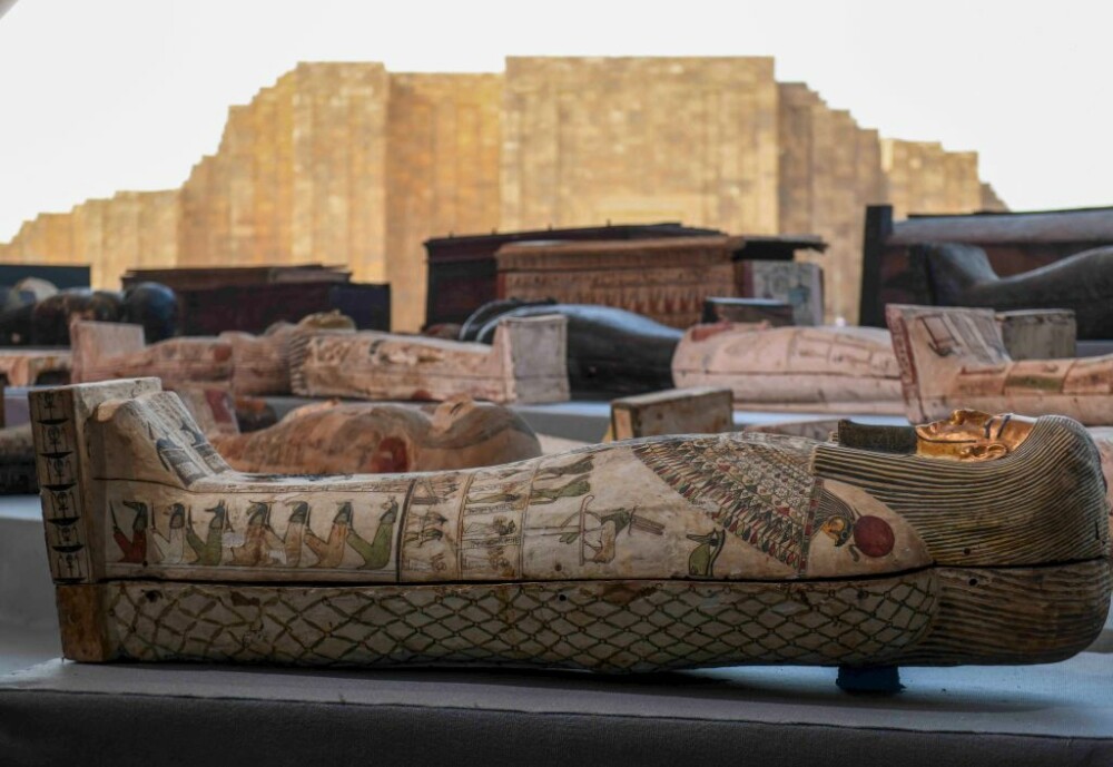 Descoperire istorică în Egipt. 100 de sarcofage vechi de peste 2.000 de ani, găsite în stare intactă - Imaginea 1