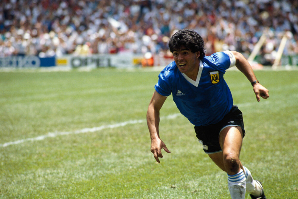 Fostul mare fotbalist Diego Maradona a murit la vârsta de 60 de ani - Imaginea 4