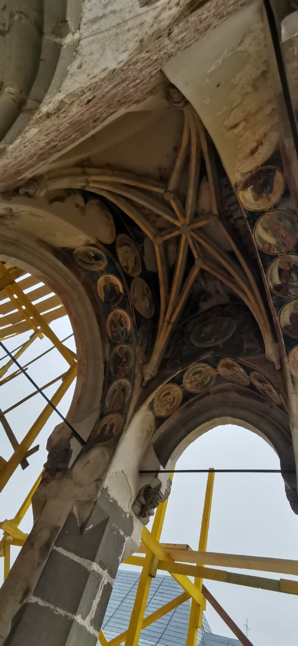 Lucrările de restaurare a picturilor murale a Bisericii ”Sfântul Nicolae” au fost finalizate - Imaginea 2