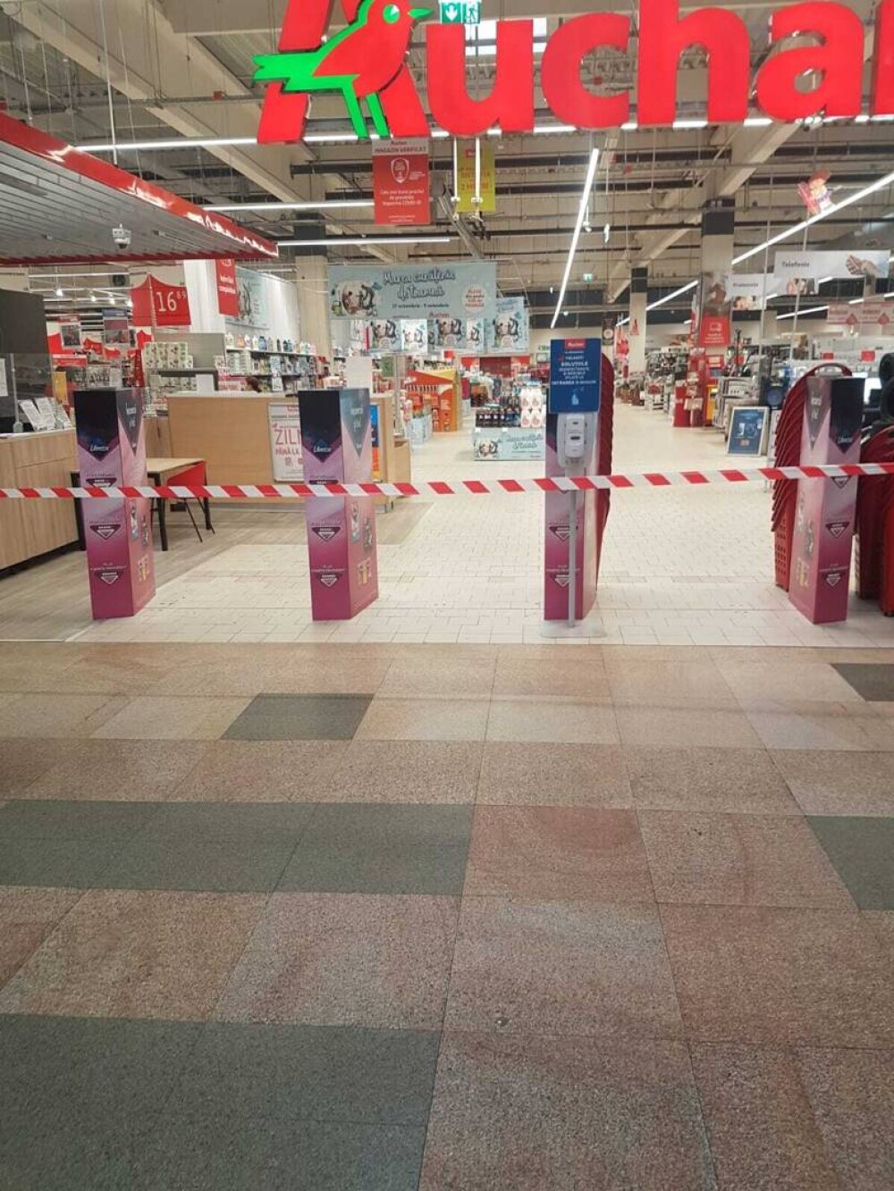 ANPC propune închiderea a patru hipermarketuri Auchan din Capitală. Controlul a scos la iveală abateri importante - Imaginea 5