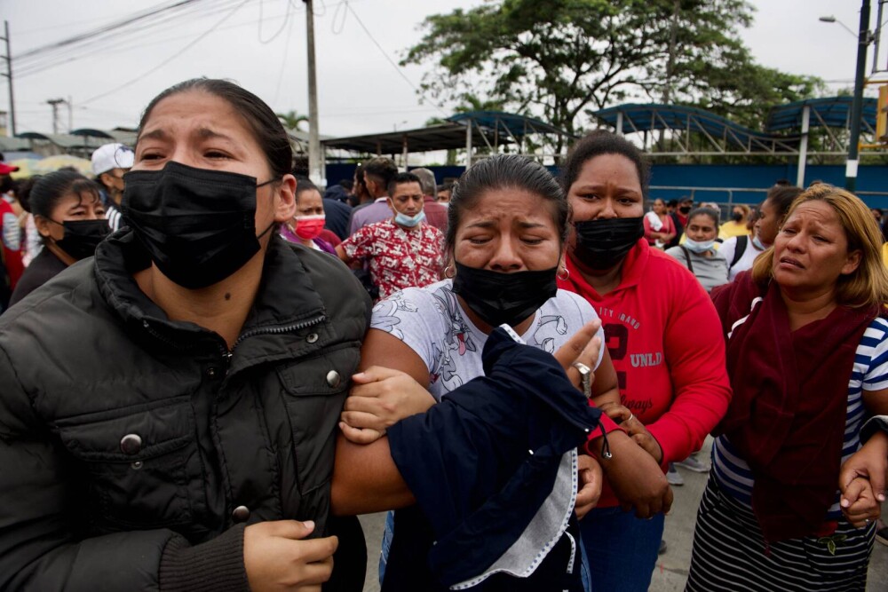 Cel puţin 58 de morţi într-o închisoare din Ecuador, în urma înfruntărilor între bande - Imaginea 1