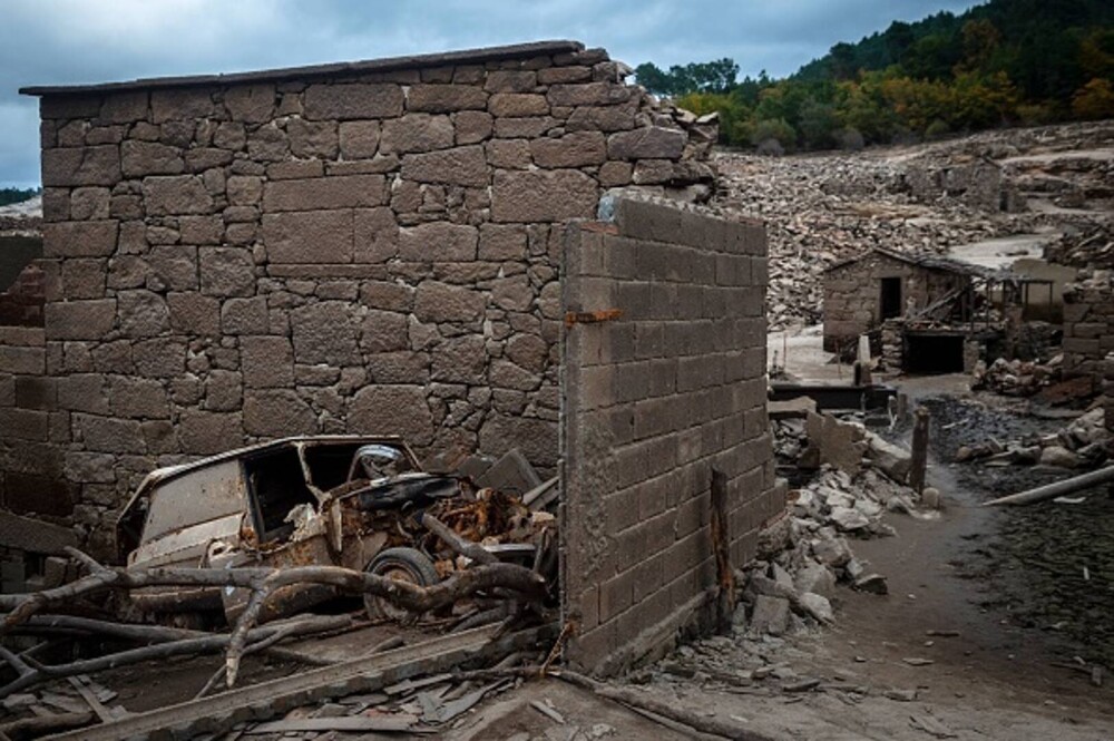 Un sat fantomă inundat în 1992 în Spania pentru construcția unei hidrocentrale a reapărut surprinzător. GALERIE FOTO - Imaginea 4