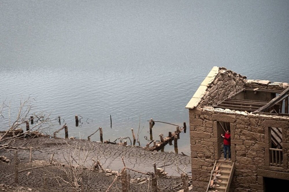 Un sat fantomă inundat în 1992 în Spania pentru construcția unei hidrocentrale a reapărut surprinzător. GALERIE FOTO - Imaginea 7