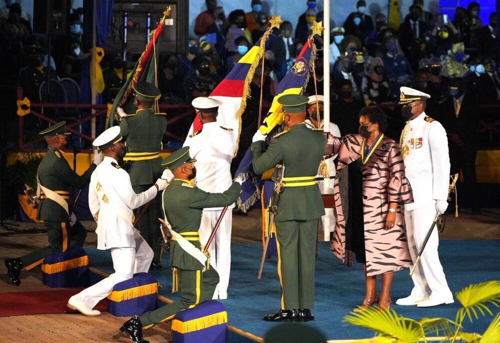 Barbados a ieșit de sub conducerea Reginei Elisabeta. Prințul Charles i-a ținut locul suveranei la ceremonie - Imaginea 7