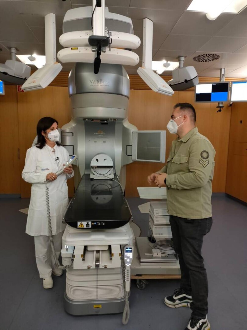 Anca Grosu, românca ce conduce o clinică de radioterapie în Germania: ”Le spun pacienților că suntem în aceeași barcă” - Imaginea 2