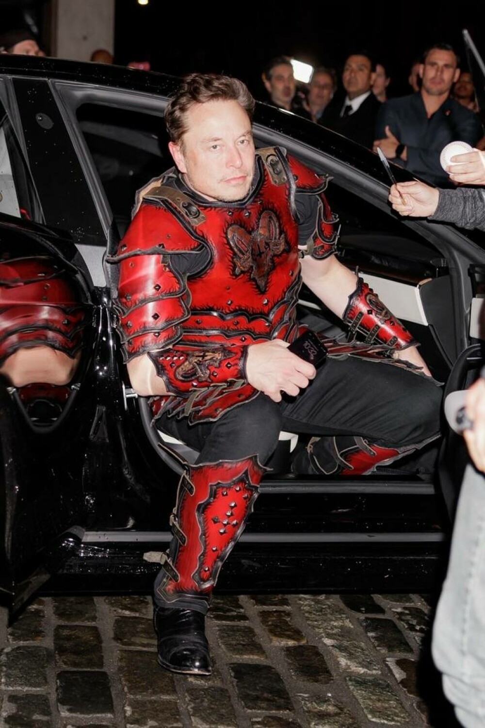 Elon Musk a publicat prima fotografie de la petrecerea de Halloween. Unde a fost, de fapt, miliardarul GALERIE FOTO - Imaginea 4