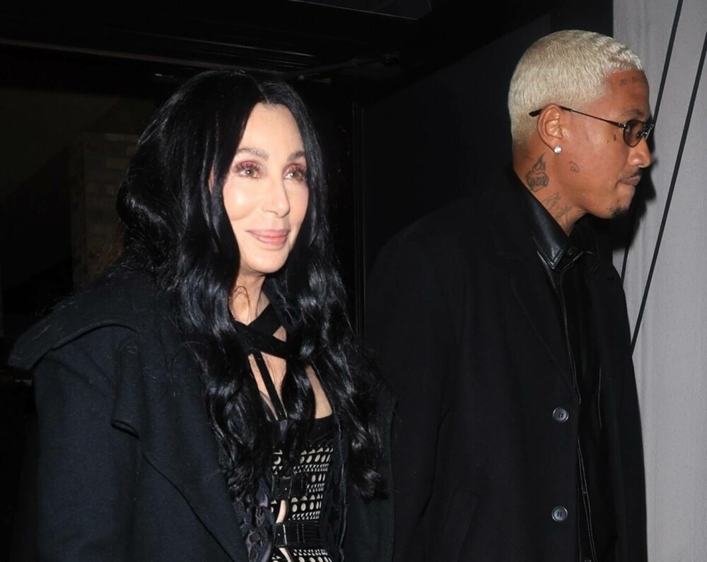 Cher este îndrăgostită din nou. Cine este iubitul în vârstă de 36 de ani GALERIE FOTO - Imaginea 16