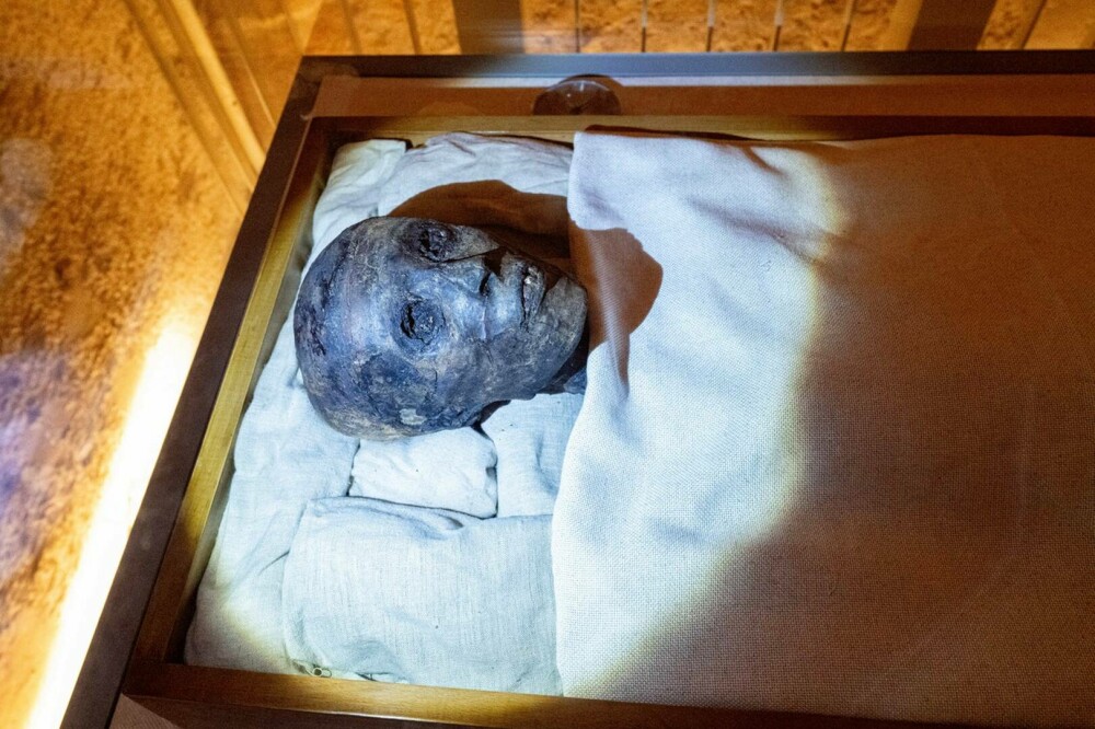 Un secol de la descoperirea mormântului lui Tutankhamon. Imagini cu faraonul mumificat GALERIE FOTO - Imaginea 1