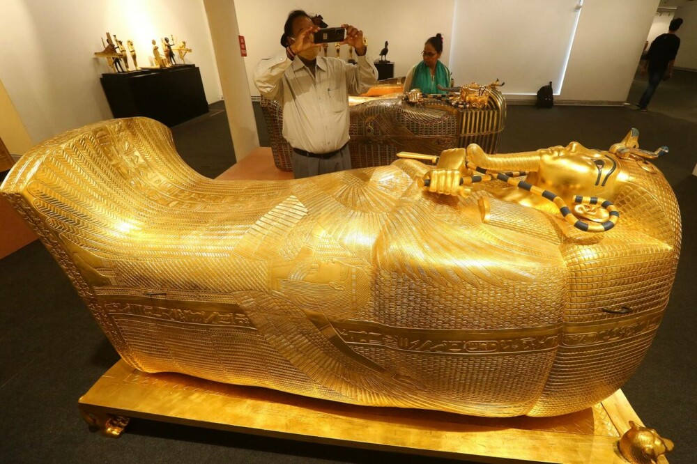 Un secol de la descoperirea mormântului lui Tutankhamon. Imagini cu faraonul mumificat GALERIE FOTO - Imaginea 3