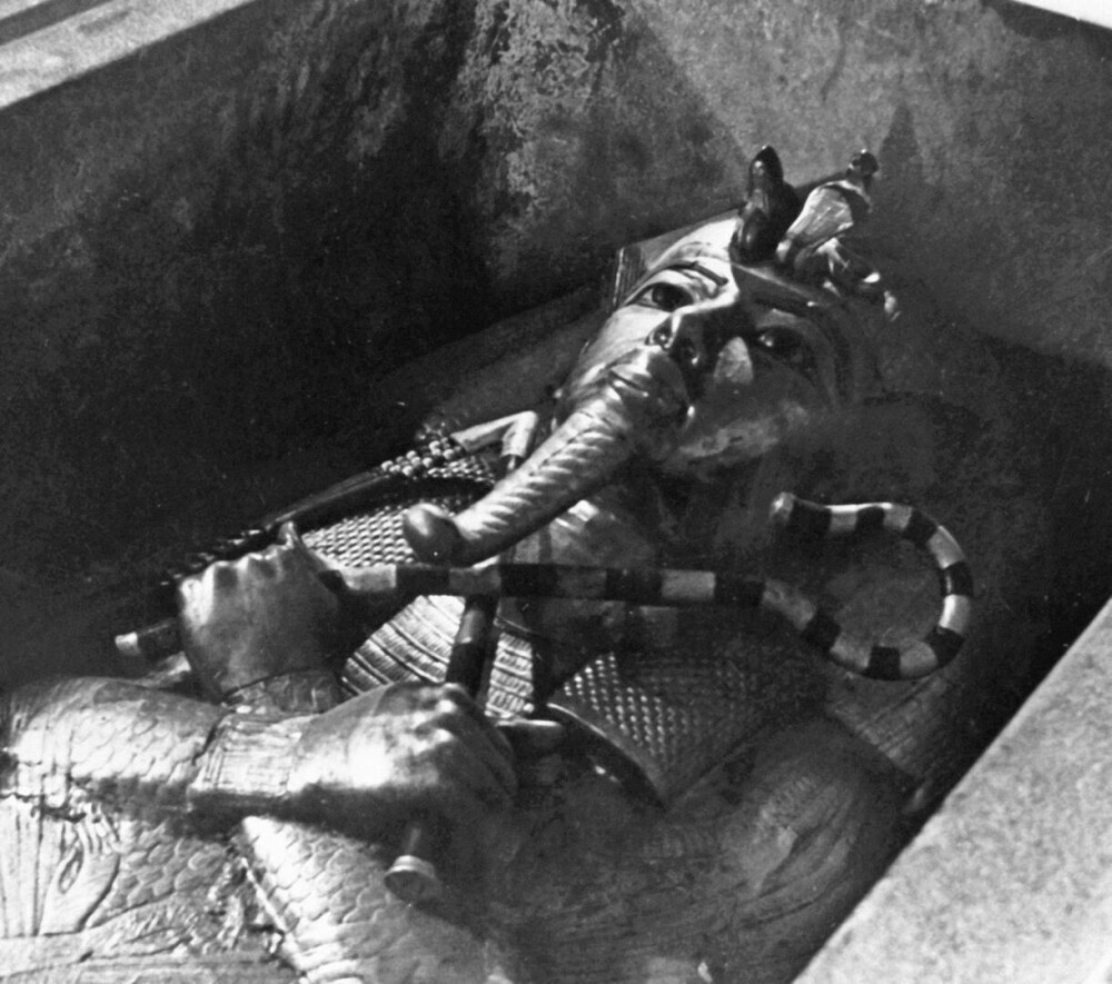 Un secol de la descoperirea mormântului lui Tutankhamon. Imagini cu faraonul mumificat GALERIE FOTO - Imaginea 17