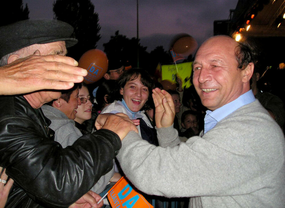 Traian Băsescu împlinește 71 de ani. Imagini inedite cu fostul președinte. GALERIE FOTO - Imaginea 8