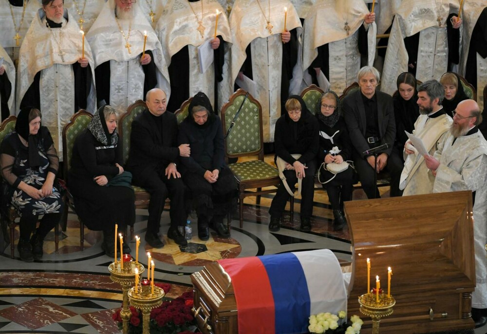 Vladimir Putin l-a decorat post-mortem pe ”preotul războinic”, ucis în războiul din Ucraina: „Erou al Federației Ruse” - Imaginea 3