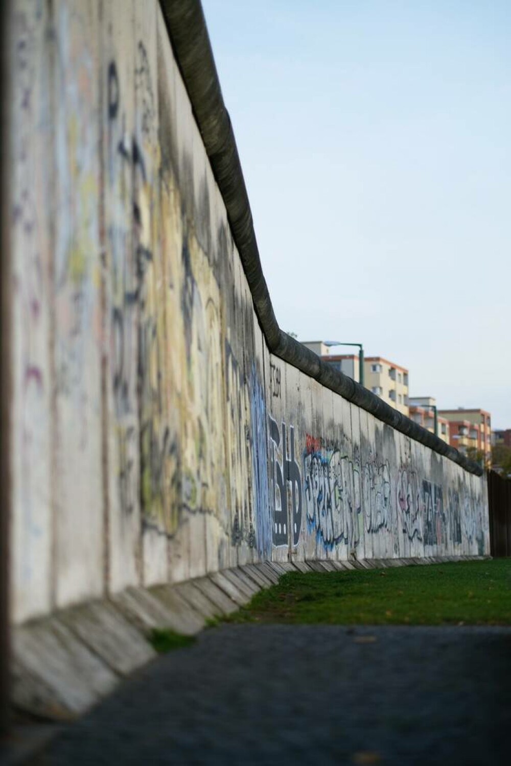 33 de ani de la căderea Zidului Berlinului. Simbolul divizării Germaniei, în cifre. GALERIE FOTO - Imaginea 3