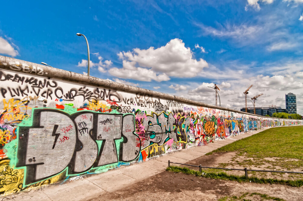 33 de ani de la căderea Zidului Berlinului. Simbolul divizării Germaniei, în cifre. GALERIE FOTO - Imaginea 7