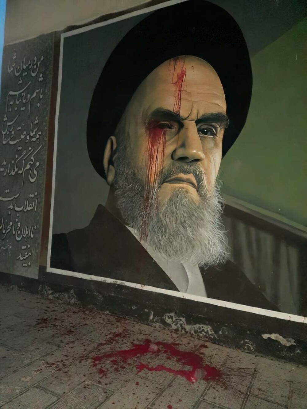 Mii de oameni din Iran riscă pedeapsa cu moartea în urma protestelor după moartea Mahsei Amini - Imaginea 5
