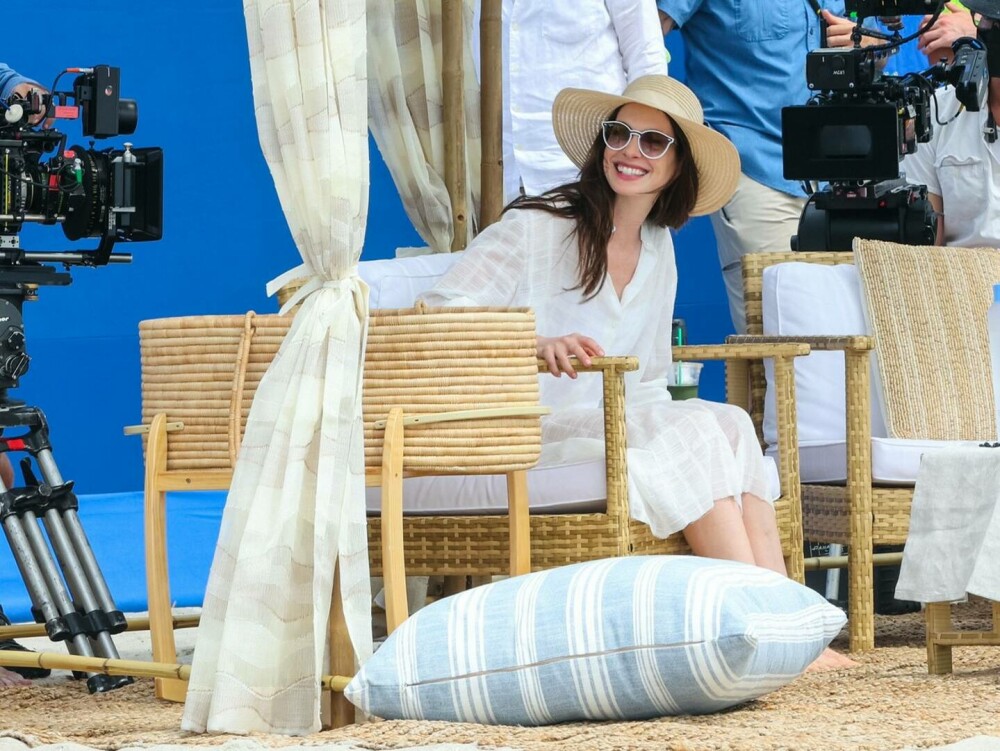 Anne Hathaway a atras toate privirile la prezentarea Ralph Lauren din New York, într-o pereche de blugi de mii de dolari - Imaginea 22