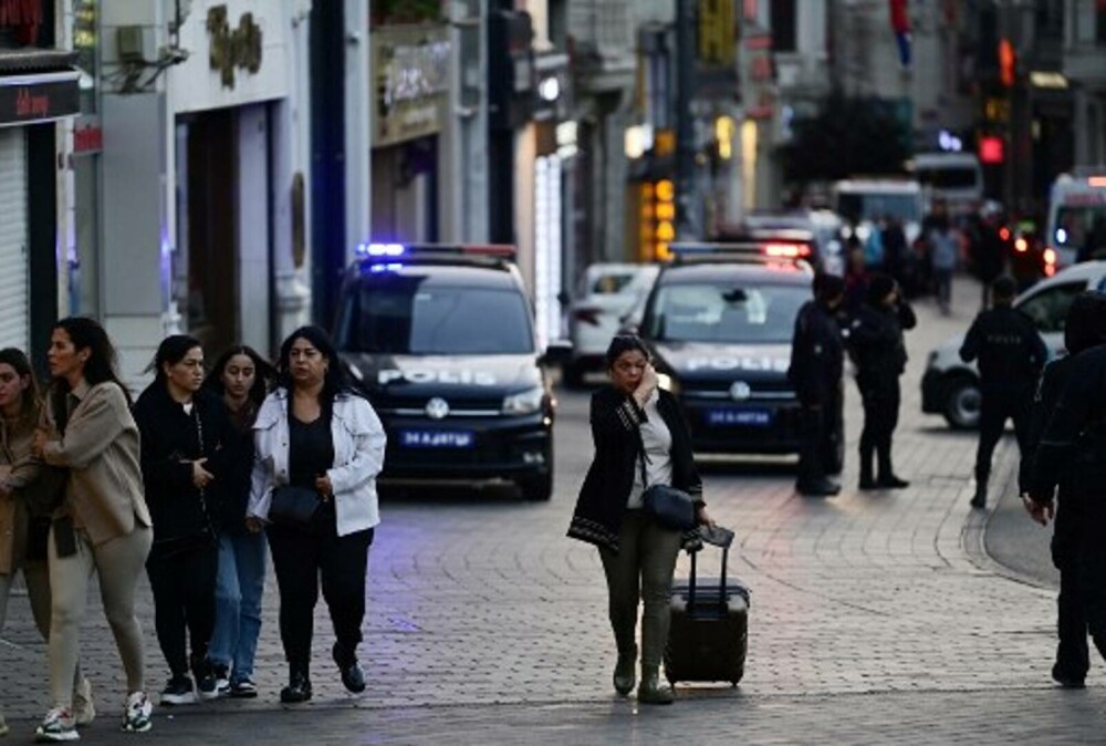 Atac cu bombă în Istanbul. Erdogan: „Miroase a terorism”. Bilanțul a ajuns la 6 morți și 81 de răniți | VIDEO - Imaginea 14