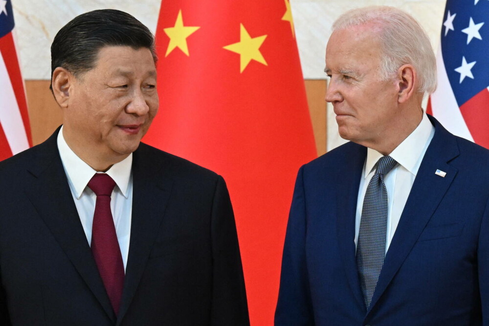 Prima întrevedere față în față, Joe Biden și Xi Jinping. Cei doi lideri au dat mâna, pe fondul tensiunilor din Taiwan - Imaginea 2