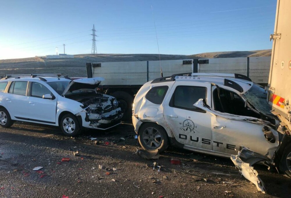 Carambol cu 12 autovehicule pe autostrada A3. Mașinile au fost distruse în impact - Imaginea 3