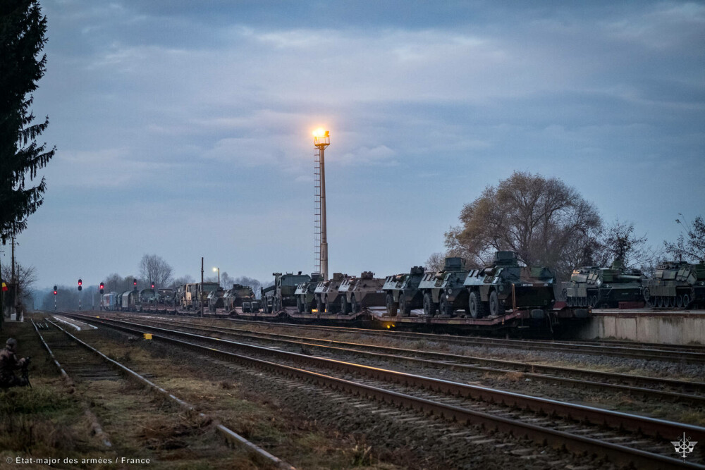 FOTO și VIDEO. Ministerul Apărării a anunțat că un alt convoi de tancuri franceze Leclerc a ajuns în România - Imaginea 1