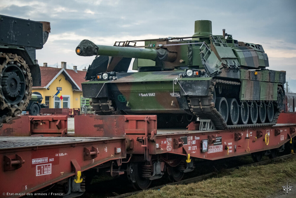 FOTO și VIDEO. Ministerul Apărării a anunțat că un alt convoi de tancuri franceze Leclerc a ajuns în România - Imaginea 8