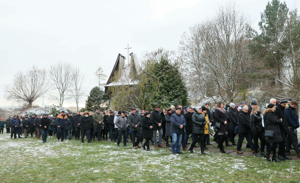 Una dintre victimele rachetei care a căzut în Polonia a fost înmormântată cu onoruri militare - Imaginea 2