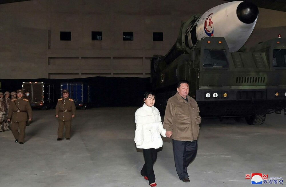 Eșec pentru Kim Jong Un. Nu a reușit încercarea sa de a lansa primul satelit de spionaj - Imaginea 20