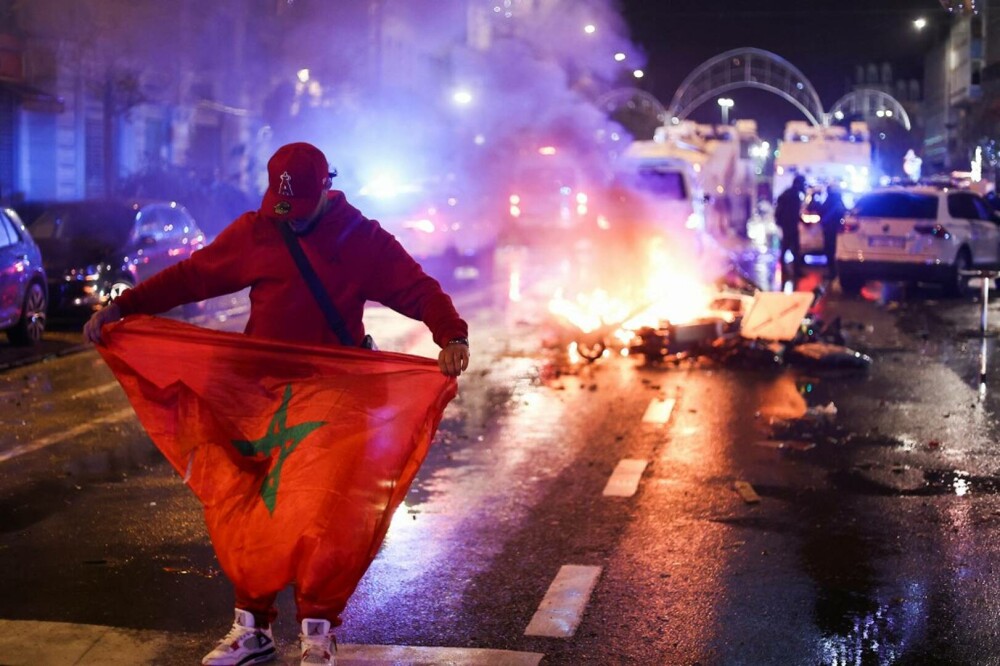 Confruntări cu poliția la Bruxelles, după ce Belgia a pierdut cu Maroc la Campionatul Mondial. VIDEO ȘI GALERIE FOTO - Imaginea 6