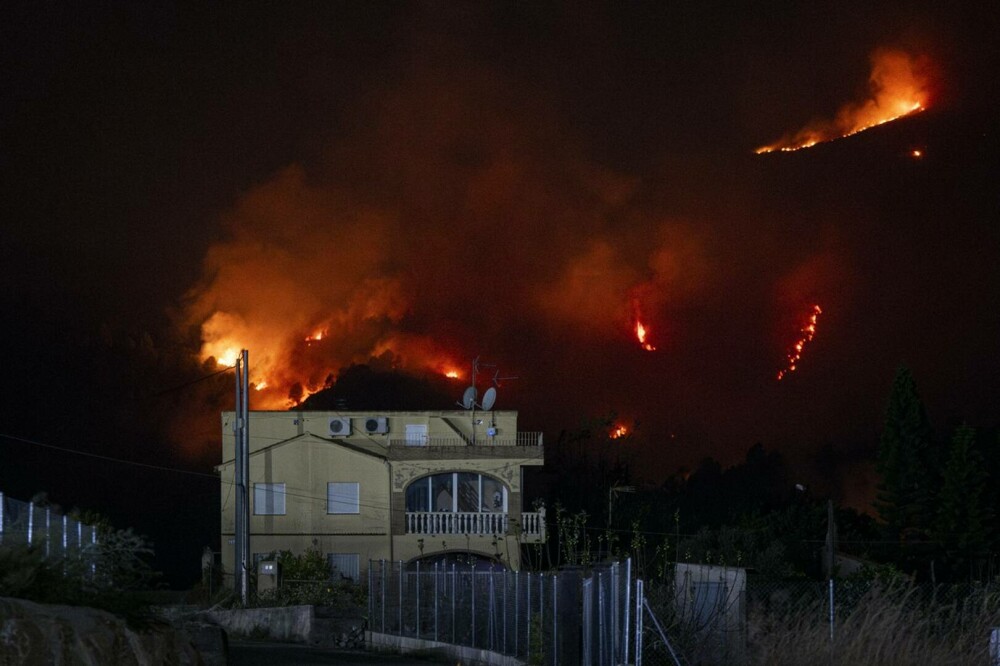 VIDEO. Incendiu de vegetație în Spania. Peste 800 de oameni au fost evacuați. GALERIE FOTO - Imaginea 2