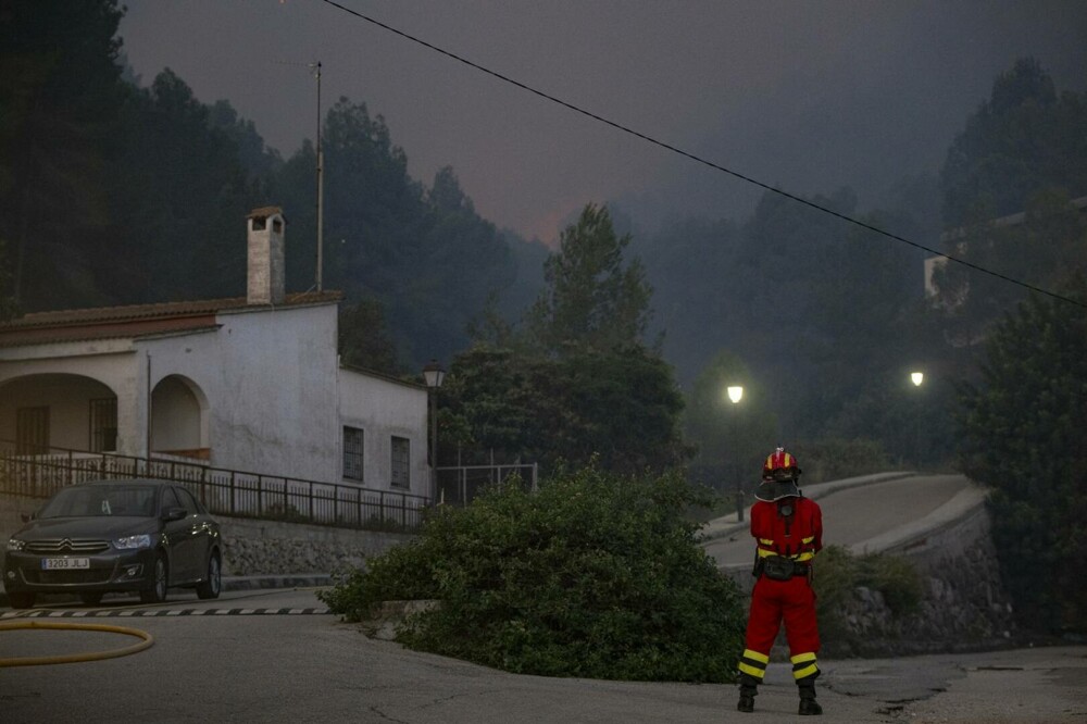 VIDEO. Incendiu de vegetație în Spania. Peste 800 de oameni au fost evacuați. GALERIE FOTO - Imaginea 15