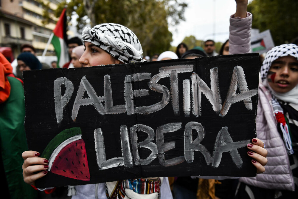 „Palestina va învinge!”. Manifestații de amploare în semn de solidaritate cu palestinienii la Berlin, Paris și Londra | VIDEO - Imaginea 1