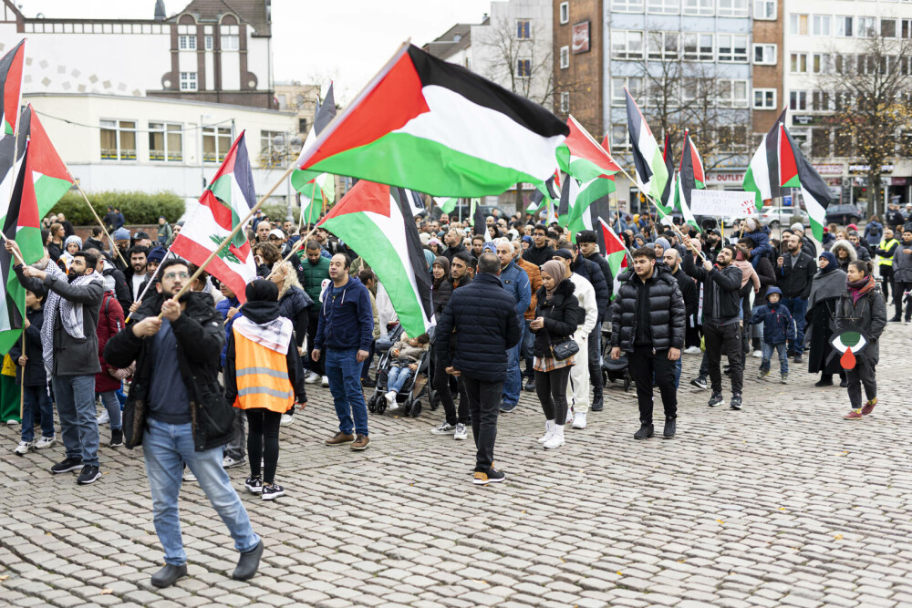 „Palestina va învinge!”. Manifestații de amploare în semn de solidaritate cu palestinienii la Berlin, Paris și Londra | VIDEO - Imaginea 2