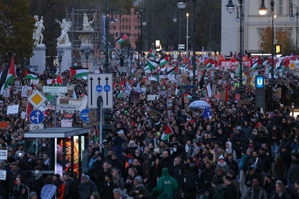 „Palestina va învinge!”. Manifestații de amploare în semn de solidaritate cu palestinienii la Berlin, Paris și Londra | VIDEO - Imaginea 4