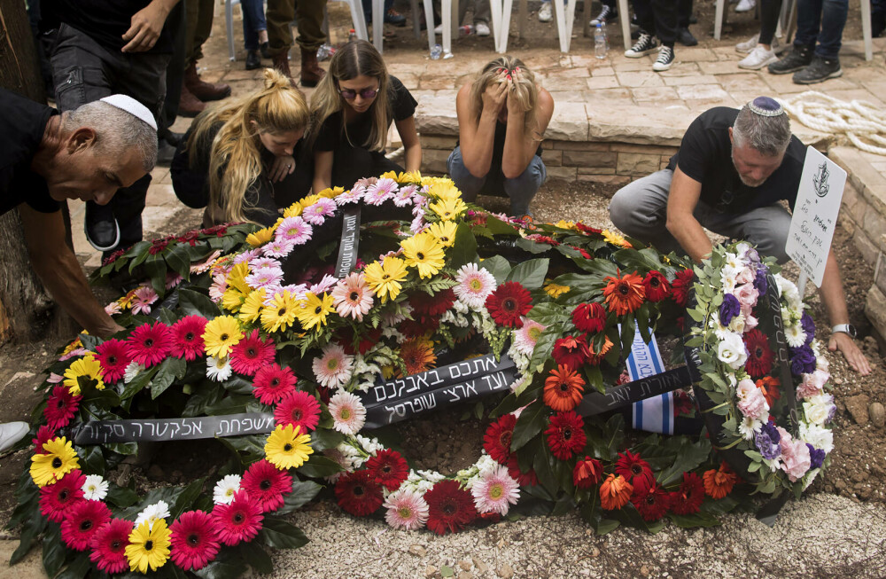 O lună de la masacrul Hamas. Israelul comemorează atacul şi aduce un omagiu victimelor şi ostaticilor | GALERIE FOTO - Imaginea 3