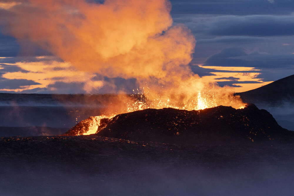 Stare de urgență în Islanda. O serie de cutremure au ridicat temerile privind o erupție vulcanică - Imaginea 3