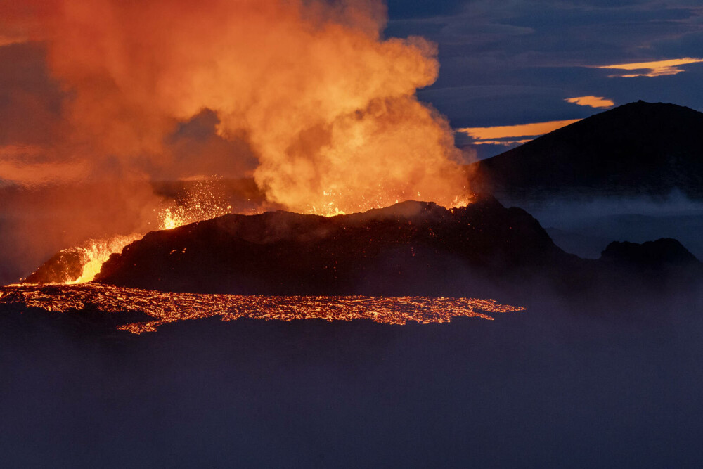 Stare de urgență în Islanda. O serie de cutremure au ridicat temerile privind o erupție vulcanică - Imaginea 7