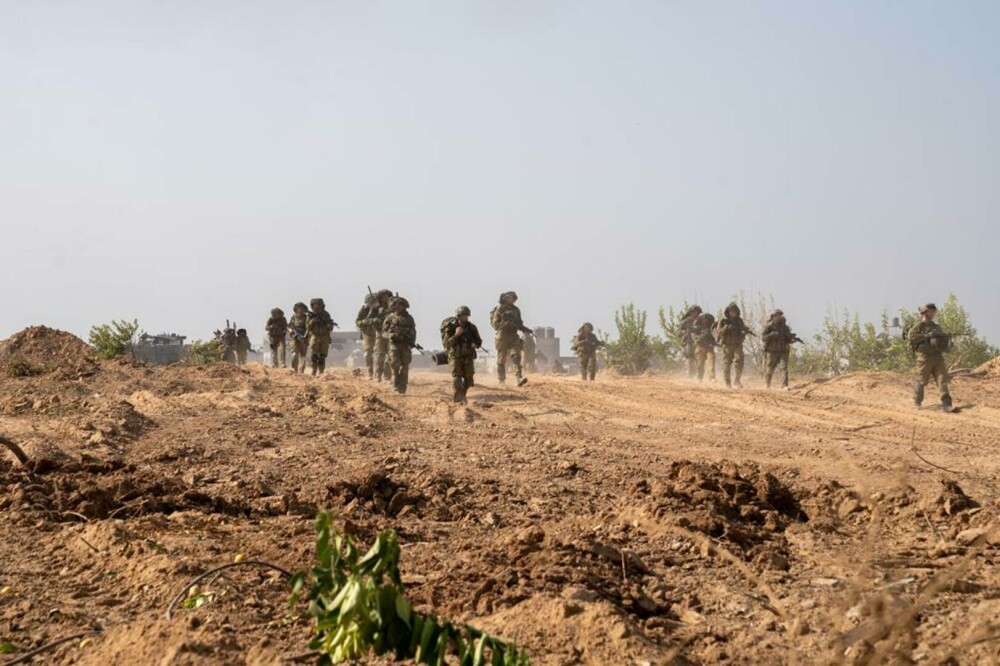 FOTO. Armata Israelului a anunțat că a preluat controlul asupra a 11 posturi militare ale Hamas în Gaza - Imaginea 4