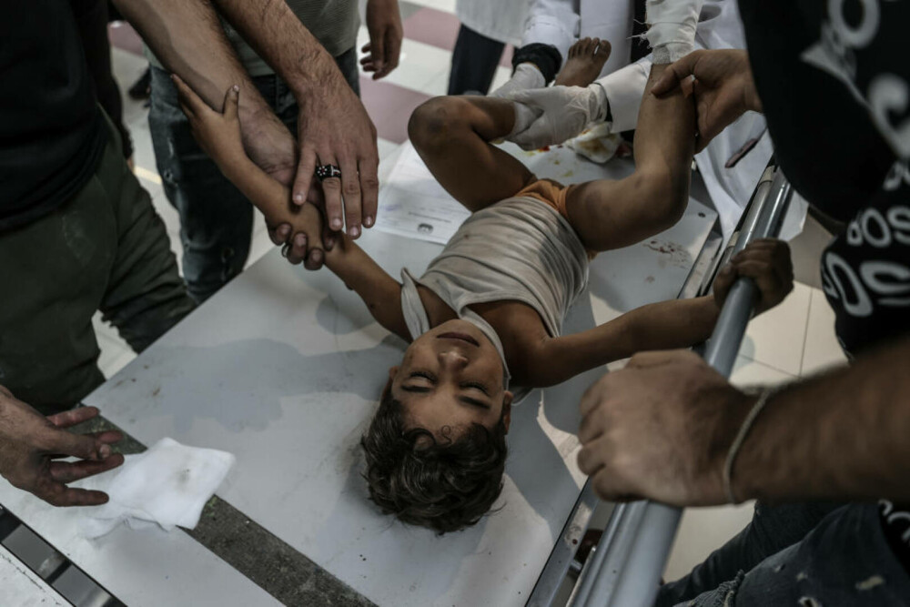 Medic din Gaza, despre realitatea cruntă a războiului: „Bebelușii sunt lăsați să moară în spitale. Se transformă în cimitire” - Imaginea 26
