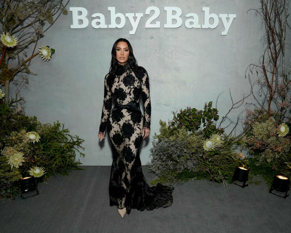 Kim Kardashian, apariție de senzație la un eveniment de la Hollywood. Vedeta a atras toate privirile | GALERIE FOTO - Imaginea 5