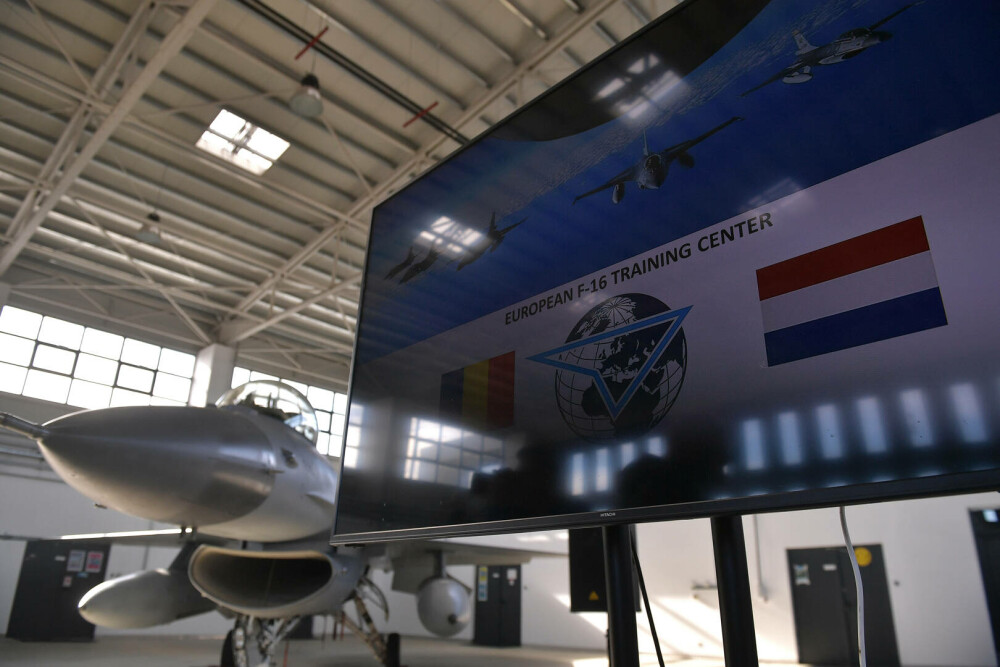 Centrul European de Instruire F-16 a fost inaugurat. La Baza 86 Fetești vor fi instruiți și piloți ucraineni. GALERIE FOTO - Imaginea 6
