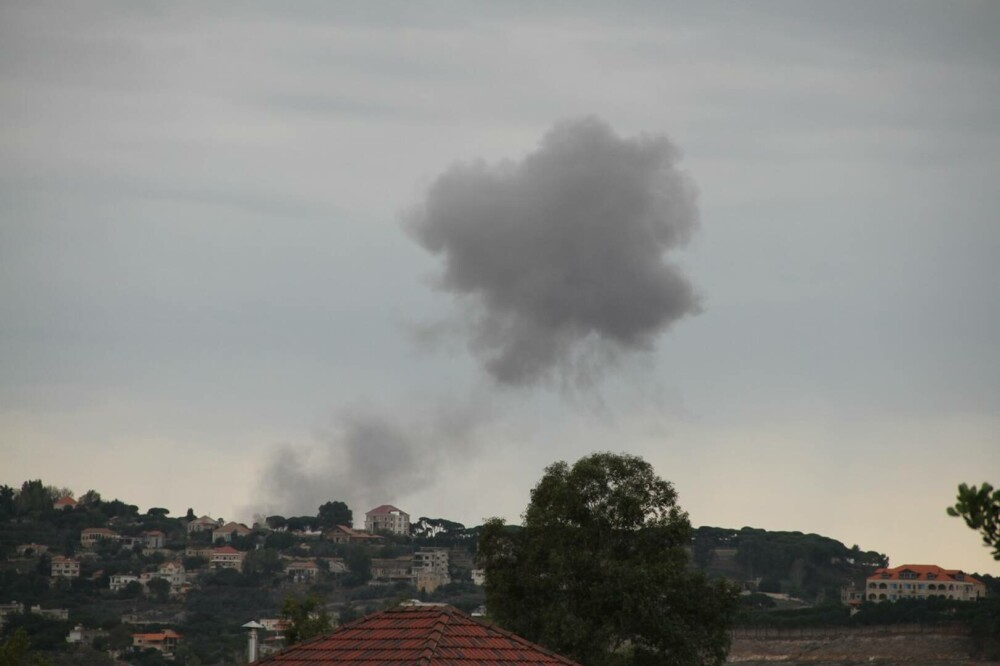 Violenţe în Liban între armata israeliană şi Hezbollah. Un atac aerian a ucis un civil libanez şi a rănit un altul | FOTO - Imaginea 3
