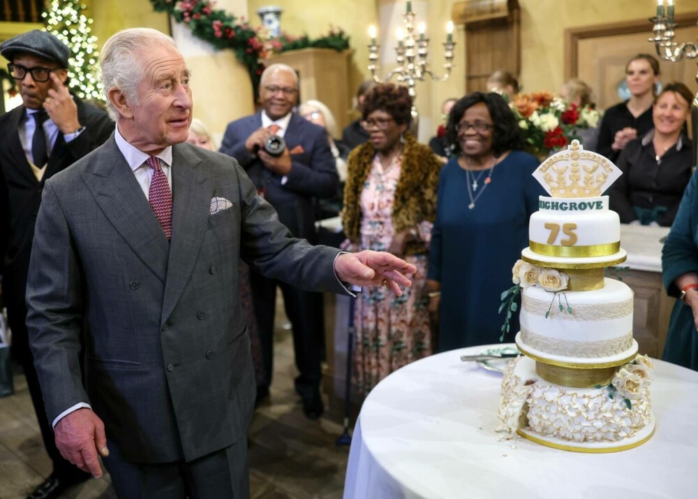 Regele Charles al III-lea al Marii Britanii a împlinit 75 de ani. A primit un tort cu trei etaje. GALERIE FOTO - Imaginea 25