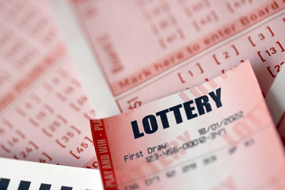Doi soți au câștigat la loto 50.000 de dolari, dar au pierdut biletul. După trei luni, viața li s-a schimbat complet - Imaginea 1