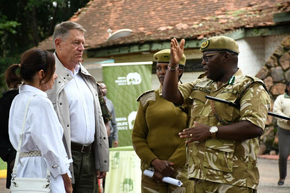 Preşedintele Klaus Iohannis şi Carmen, soția sa, în safari, în Parcul Naţional Nairobi | GALERIE FOTO - Imaginea 2