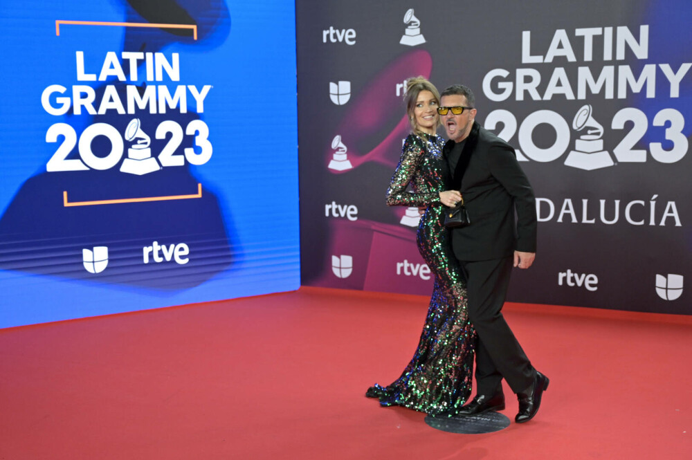 Latin Grammy 2023. Ce ținute au purtat vedetele la marele eveniment. Lista câștigătorilor | GALERIE FOTO - Imaginea 11