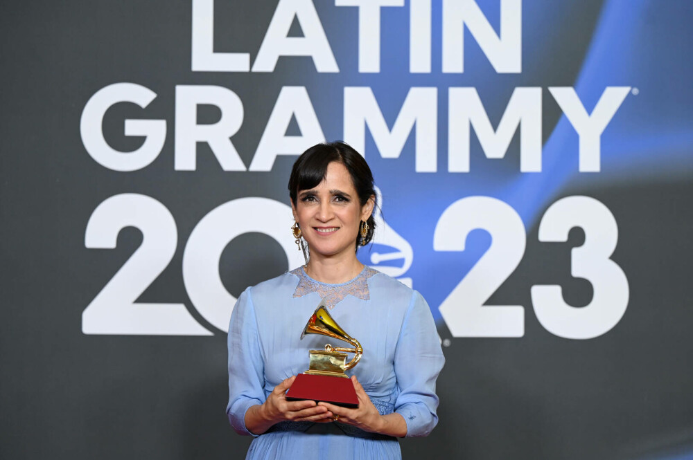 Latin Grammy 2023. Ce ținute au purtat vedetele la marele eveniment. Lista câștigătorilor | GALERIE FOTO - Imaginea 15